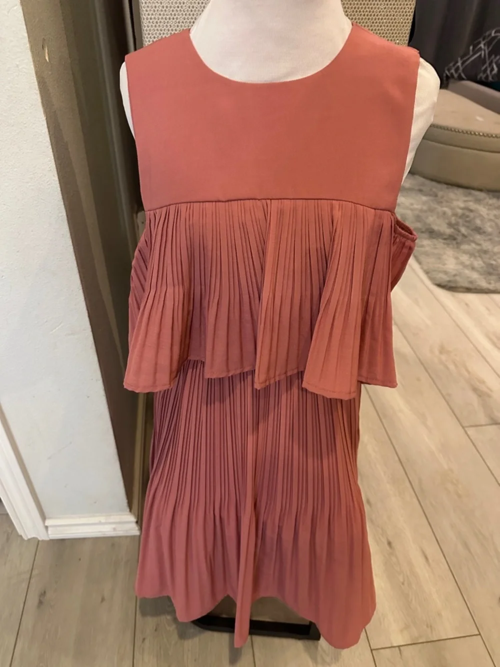 Saks Fifth Avenue Girls Dusty Rose Pleated Party Dress